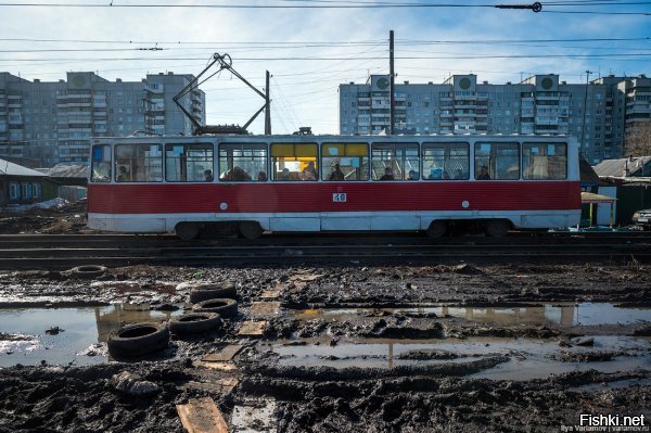 На денек их сюда, подумали бы что опять война была