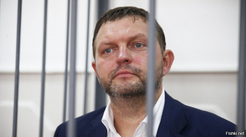 Мне вот интересно, вот ты любишь слушать всякие отбросы, но разве у тебя вообще нет самоуважения, чтобы пытаться верить всяким петухам и сумасшедшим?

Ололоша сам коррупционер и воровайка леса(но откосил, и прошел свидетелем по делу), его дружбан Никита Белых депутат воровайка в тюрьме, его подруга Мария Гайдар, свалила вна Украину, руссофобка(+плюс она тоже проходила свидетелем по воровству леса) , его наставник Немцов, застрелянный гуляющим с шлюхой на мосту(это вообще отдельный персонаж). Брат Ололоши сидел за отжимание бизнеса..... У Яшина спрашивал контакты ЦРУ(видимо, чтоб спросить как добраться до библиотеки), а у мамы просил прикупить ему адвокатские корочки. Всё это есть в его взломанной почте, ровно как и переписки с депутатером Белых, по угону товарняков, по серо-коррупционным схемам. (как говорится к делу не пришьёш, но результат показателен, еще до его посадки)

На заре своей анальнополитической карьеры, был нациком, дружил с экстримистом Дёмушкиным(который толи отсидел своё, толи всё еще сидит, Ололоша ярый антисимит (знаменитая фраза "Первый тост за холокост", например)

Честно признать я вообще не понимаю, как это говно можно воспринимать всерьёз? Даже лютый дебил, как минимум заподозрит Ололошу в петушно-зоновских войнах по переделу сфер влияния по отмываю бабла, а не какого то там геройства ради народа....

А как максимум, он просто громче всех кричит "вор-вор", пока сам под шумок поднимает бабосики, воруя и отжимая у честных людей.