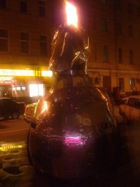 Хех! На одном из фото аппарат в виде утки, который я видел собственными глазами посреди Москвы лет 12 назад. Вышел покурить из клуба, и тут эта херня подъезжает и паркуется.)) Чуть цигарку не проглотил. За качество уж извините, тогда на моторолах-раскладушках камеры были далеко не сегодняшние )