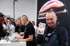 Сорокалетний парень?