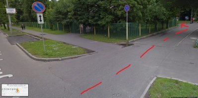 это возле 10 поликлиники улица Цюрупы, 30/63, живу в том районе и ни разу не видел чтобы скора подъезжала к этим воротам, они всегда закрыты, открыта только калитка для прохода граждан. Здесь водитель конечно же зря ещё и на газон наехал, включены ли были на тот момент спецсигналы тоже не ясно, но практика показывает что водители скорых во время стоянки в запрещенных местах ими не пользуются (это нарушение). И для полноты картины добавлю, что с торца поликлиники есть ворота именно для заезда машин руководства и скорой помощи при доставлении или госпитализации граждан. Прикреплю несколько кадров