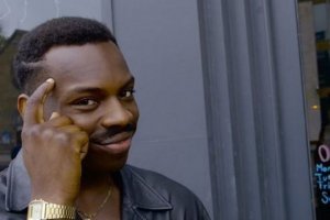 Не спи. Тогда не будешь храпеть