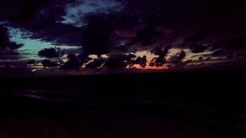 красиво. а вот закат индийский океан