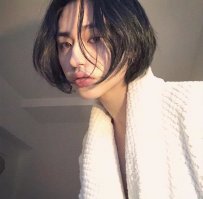 А это точно мальчик???? Чё-то я внезапно себя пuдарасом ощутил... Как-то не ловко вышло