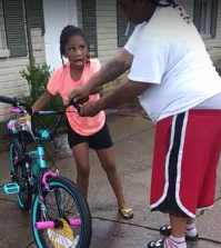 Девочка подозревала неладное.