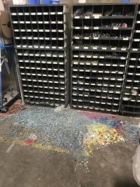 Когда такое случается с конфетами, продают ассорти...