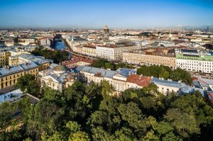 Вообще-то, это РГПУ им. Герцена :). По центру пятый корпус, а слева, типа церкви, - спортзал :).