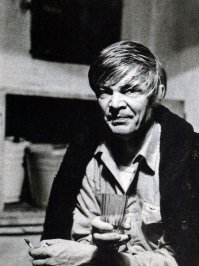 Веня хоть и не всемирно известен, но достоин быть в этом списке. Тем более, многим из перечисленных авторов, я уверен, дал бы огромную фору!)))

Венедикт Ерофеев.