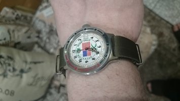 Как в 1991 году купил, так до сих пор ходят. До этого тоже были командирские, родственник в магазине для сотрудников известного здания на площади Дзержинского покупал, аж за 52 рубля.
