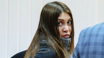 Как будто только в Индии обезьяны за рулем встречаются.Некоторым обезьянам даже права выдают.