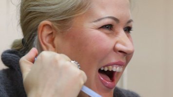 Васильева тоже подстолом )))