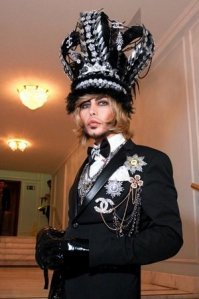 у призывника голос и манера общения как у Сергея Зверева