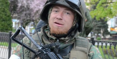 Вот еще один Чегеварнутый на всю голову с руками по локоть в крови.  Такой же мразью и отморозком был.