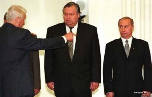 Преемником, понимаешь, выбираю... Эээээээ... Тебя!