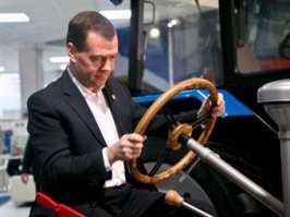 а не страшно будет услышать после посадки : "Ну, Вы держитесь там!"