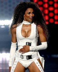 ей бы пи.з.ду не так усердно брить))) а то все зашкваренное