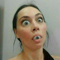 Звёзды делятся своими естественными селфи без макияжа