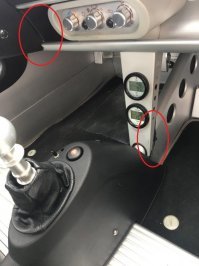 Я не про это. Качество сборки и подгонки тоскливое. Какие-то индикаторы монохромные с али-экспресса. Разнокалиберные кнопки возле КПП, провода торчат.
А по поводу облегчения, одна магнитолка с динамиками сводит все на нет.