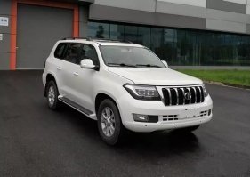 Китайская примерная подделка Крузака-200.
Hengtian Yueli SUV