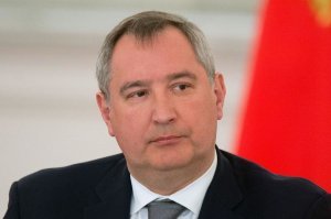 ... непонятно почему и для чего в нашей в думе сидят тупорылые спортсмены, но, понятно почему космосом так лихо руководит Рогозин - сын генерал-лейтенанта, заместителя начальника службы вооружения Министерства обороны СССР Олега Константиновича Рогозина. :)
Например: в то время как Рогозин штурмовал политический Олимп, примыкая к чертовой уйме политических проституток, наш космонавт Сергей Крикалев был на орбите и спасал станцию Мир!!!!! 
Не нужно быть физиогномистом, что бы заметить разницу между теми кто распределяет бабло и теми кто на самом деле предан космонавтике!!!!!