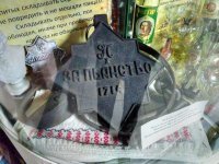 медалька явно идёт в комплекте с кандалами, бла это как же бухать нужно что бы в железо заковали