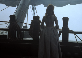 когда я смотрел пираты карибского моря 1ую часть, то сразу на это внимание обратил. героиня, будучи ещё ребёнком, стоит именно на баке. прямо около гальюна. пассажиры именно из-за этого дальше шканцев туда не подходили.