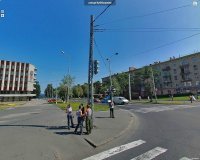 Вам не кажется, что даже автоматическая камера иногда делает снимки-шедевры, которыми хвастаются именитые фотографы? :) Например, вот такие снимки:



сплошь и рядом. Типа "про жизнь", "нищета и собаки" и т.п. Гугл молодец - переплюнул! :)

А это фото называется "скучный день десантника в городе, где нет ни одного фонтана".