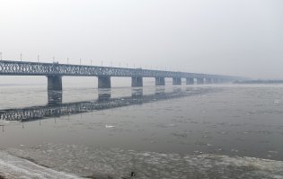 Либерасты и их кураторы - конкретные тормоза.


Берем и читаем:

"Пролетное строение между российской и китайской частями железнодорожного моста Нижнеленинское (Еврейская АО)   Тунцзян (Китай) соединили 10 октября, сообщает управление по внутренней политике правительства области."



Сегодня, напомню, уже 15 (!) октября.

Нет, все-таки прав был Задорнов - "Ну ту-у-пы-ы-е-е-е!" 
Даже обливающую дерьмом новость - и то грамотно подобрать не могут.