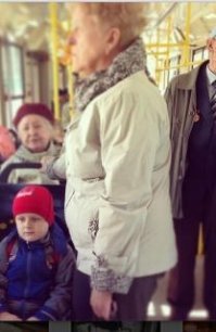 было дело, уступил как-то место бабушке с внуком...