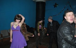оуееее, тусил, тусил в таких по-полной в 90х, эх, сколько же мы каблуков стерли отплясывая под Продиджи! =)))
