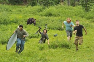 да и последнее фото - лютый древний фотошопный боян времен пост-диалапного интернета...
я бы сказал - авто подошел чуть менее, чем на от*е*ись, - впечатлит лишь тех, кто недавно подключился