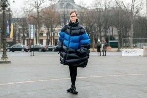 Колбасу в магазине тырить удобно. А вот как срать в комбинезоне - интрига...