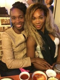 Вот эти два гамадрила-трансгендера множество раз выигрывали у женщин, но почему-то никто не возмущается.