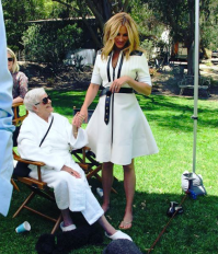 Посмотрел на постер с "Красоткой",и ещё раз поймал себя на мысли,что всё-таки Юлька бесподобна,несмотря на свой "лягушачий рот".Да она и до сих пор,в свои 50,pretty woman.Ксати,у неё 28-го октября день рождения,а вот фото от 13 августа из   на дне рождения её матери: