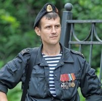 Не всех упомянули. Служил в одной части с ним, это Иван Отраковский, тоже воевал там. И его отец, генерал Отраковский, командующий Береговыми войсками СФ в то время, погиб на той войне.
