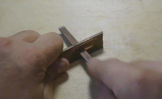 Смотреть больно! Надо автору тисочки подогнать.