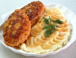 Преступления? Верх извращения? серьёзно? Верх извращения - это считать еду, собранную по принципу "мука есть, а что там в холодильнике осталось?" чем то царским. Один хрен, от картинки ниже слюней выделяется больше, гораздо больше.