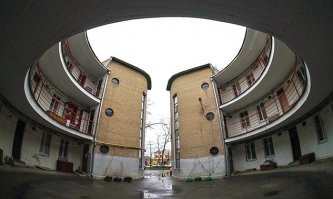А вот круглый дом из Таганрога