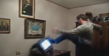 Вся боль и страдания пользователей интернета в 2018 году в одном коротком ролике