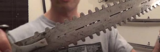 Любой, кто хоть немного интересуется историей, всё это видел или знал. Автор может сказать хотя бы что это, тогда, возможно, он разбирается в истории (для справки щит-рондаш, меч изрыбы, крысо-бомба и индийская сабля с шариком внутри, ну типа смещённый центр).