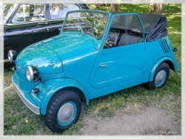 Неправда Ваша.  Первая инвалидка выглядела так. Или почти так. А в то, в чём сидит Ларсен советский движок не поместился бы :)