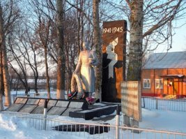 Здесь, в братской могиле, похоронен Герой...
с. Сырцово, Яковлевский р-н, Белгородская обл.