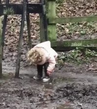 Мелкую не ругать!
Кто из нас в детстве ТАК не развлекался?!