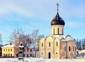 Откуда вести о том, что Александр Невский не был крещеным?   Ссылочку бы на этот "исторический" факт.   Т.е. родители Невского были атеистами и ребенка не крестили. Так по вашему выходит?   
А вот другие сведения - Спасо-Преображенский собор  (Переславль-Залесский) считается одним из самых древних храмов этого региона.  Храм строился в течение пяти лет, был заложен Юрием Долгоруким в 1152 году, достраивался при князе Андрее Боголюбском. Церковь за свою многовековую историю многое пережила, несколько раз храм был разграблен и сожжен. Именно в этом храме крестился князь Александр Ярославович Невский. 
Источник: 

"Ну вот хоть ну немножко историю учите."