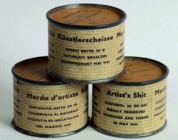 Странные личные вещи звезд, которые проданы за тысячи долларов