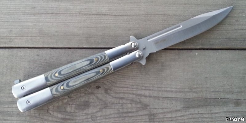 Видимо такой нож в подарок)