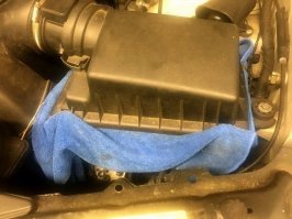 Так и вижу как пацаны в сервисе,разбирая двигло для установки причины клина, находят там ошмётки полотенца....