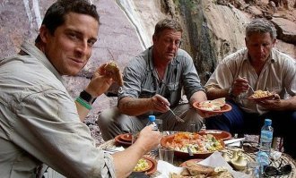 Вот это я понимаю выжить в тайге да ещё ребёнком!!!!
Не то что эти СУПЕР - ПУПЕР разрекламированные выживальщики....

В перерыве между выживанием....