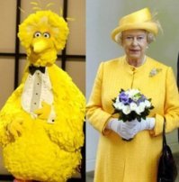 Художник рисует звезд в молодости и на закате лет, и вместе в одном кадре они смотрятся просто класс