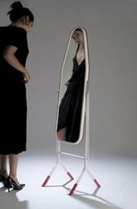 доска и зеркало